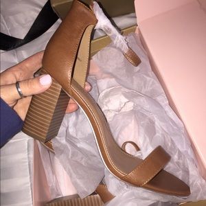 Chunky heel/tan